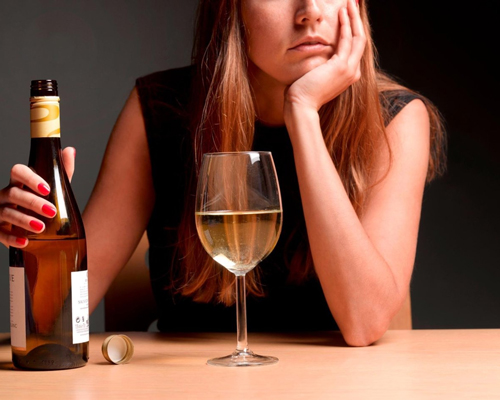 Анонимное лечение женского алкоголизма в Печорах